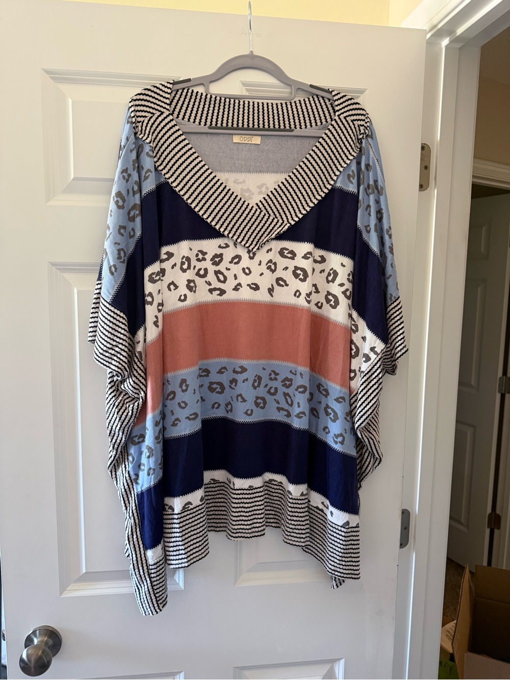 ODDY Lightweight V-Neck Poncho Top